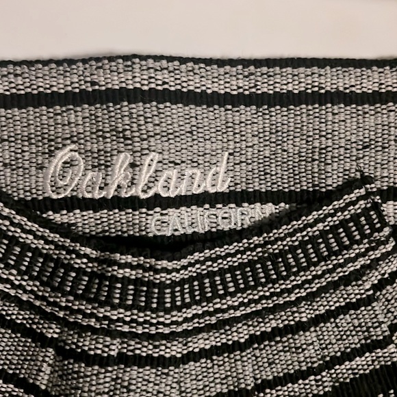 Tote-Oakland CA - Picture 2 of 5